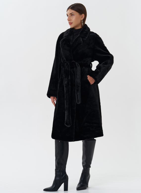 Женское пальто из эко меха с поясом