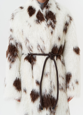 Пальто из эко меха с анималистичным принтом