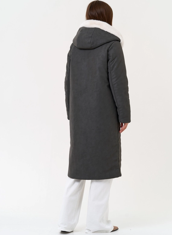 Пуховик из эко кожи с капюшоном из эко меха фото