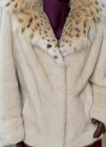 Куртка из меха норки с английским воротником из меха рыси