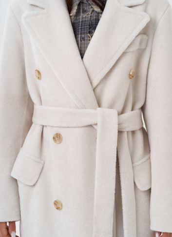 Длинное пальто из шерсти с английским воротником