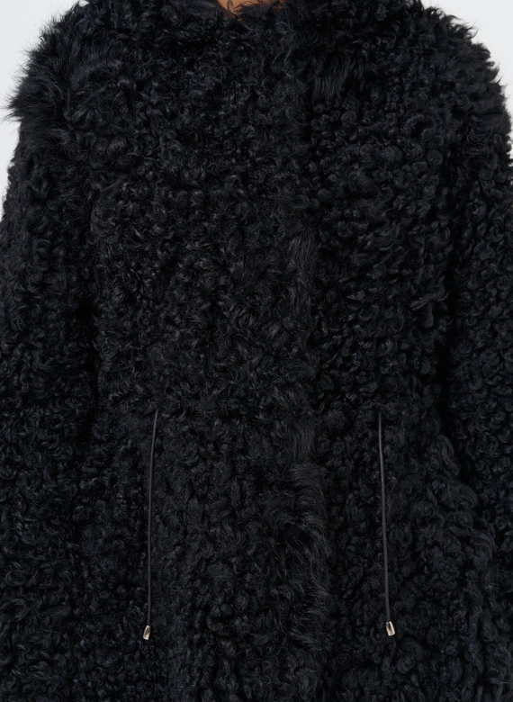 Женская двухсторонняя дубленка с капюшоном