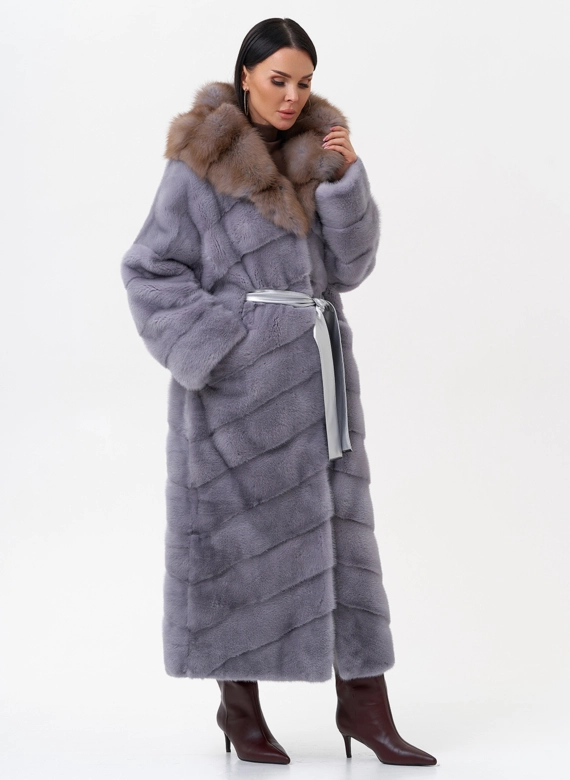 Норковая шуба с капюшоном из меха куницы