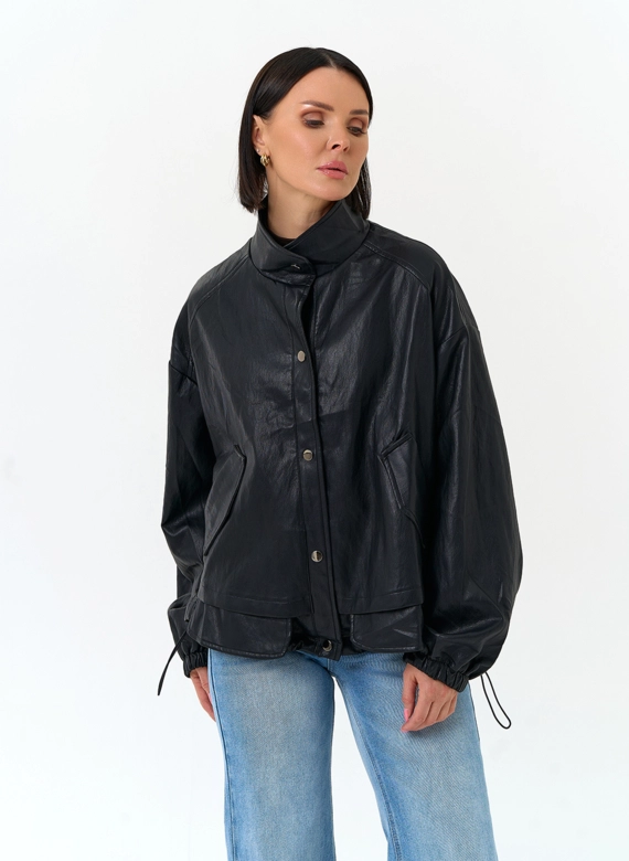 Женская объемная куртка из эко кожи