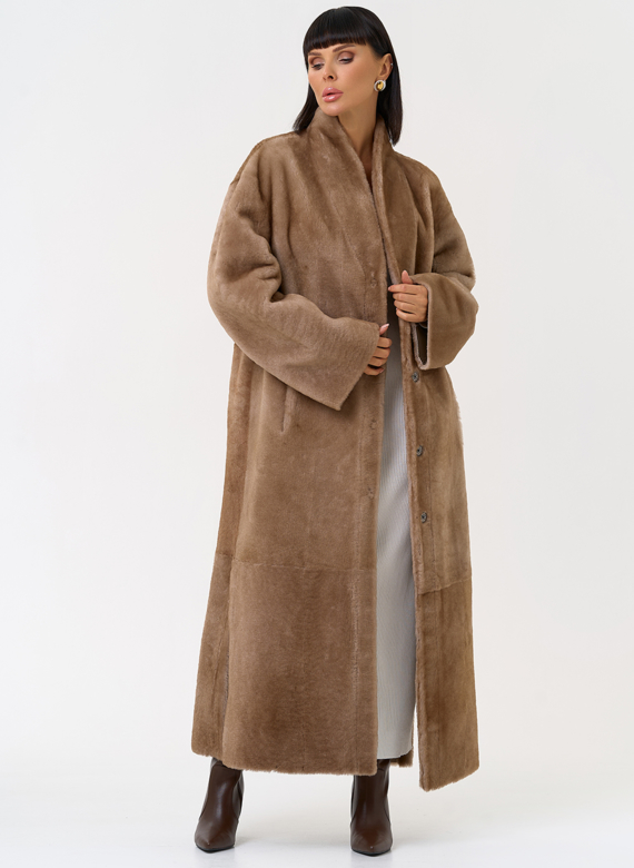 Двухсторонняя женская дубленка с декоративным поясом