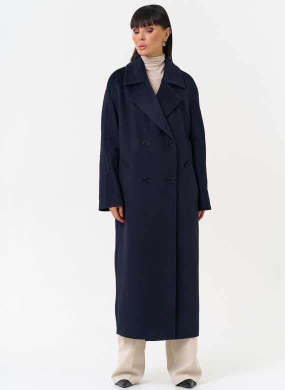 Женское пальто синего цвета с поясом