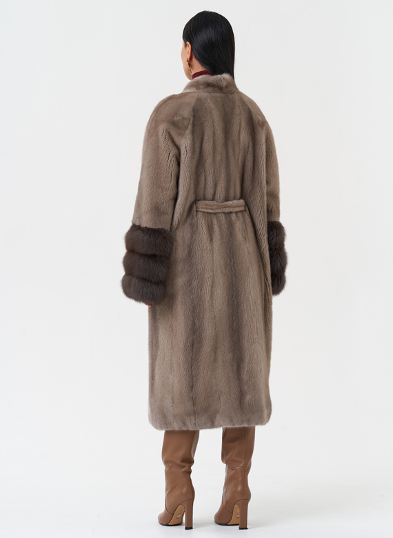 Шуба из меха скандинавской норки