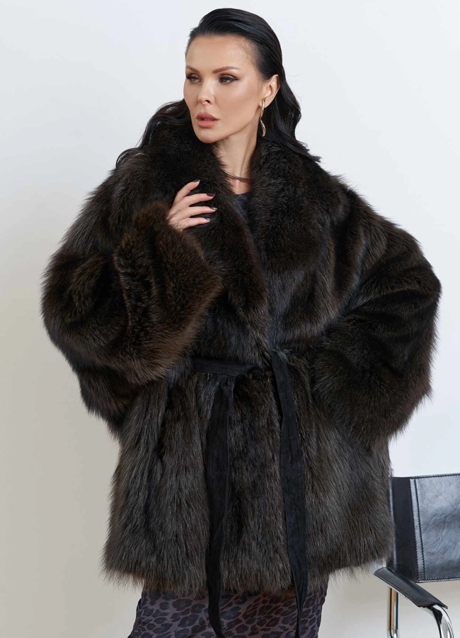 Шуба из меха канадского енота модель № 28885 меха малина