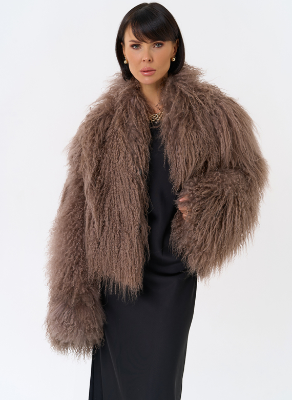 Короткая шуба из ламы