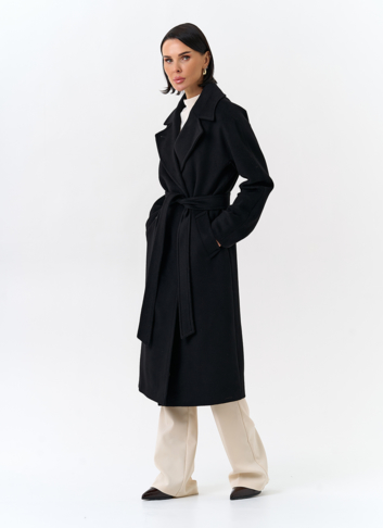 Женское пальто в черном цвете