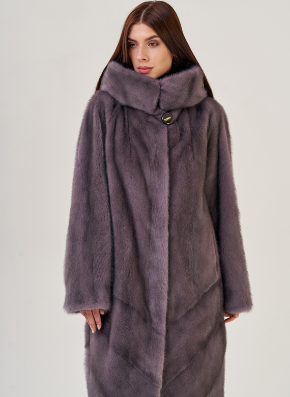Шуба фиолетового цвета из норки