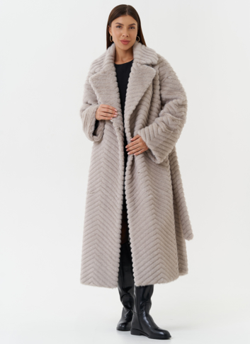 Женское пальто из эко меха с поясом